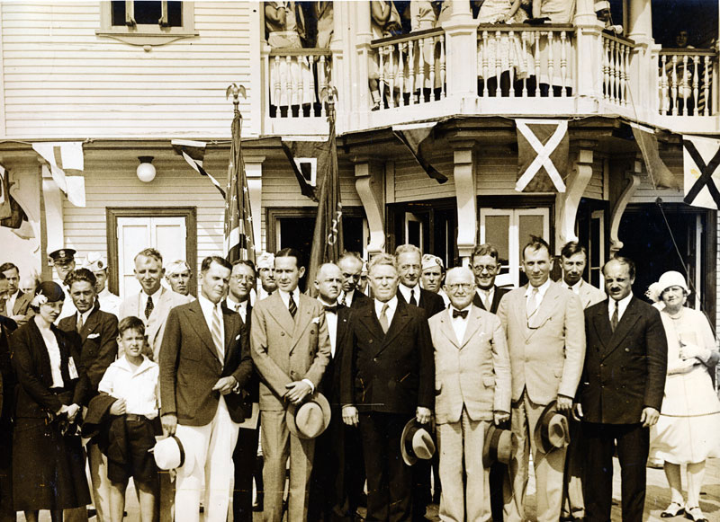 RL Dunten w Pan Ams 1st American Clipper passengers December 1931