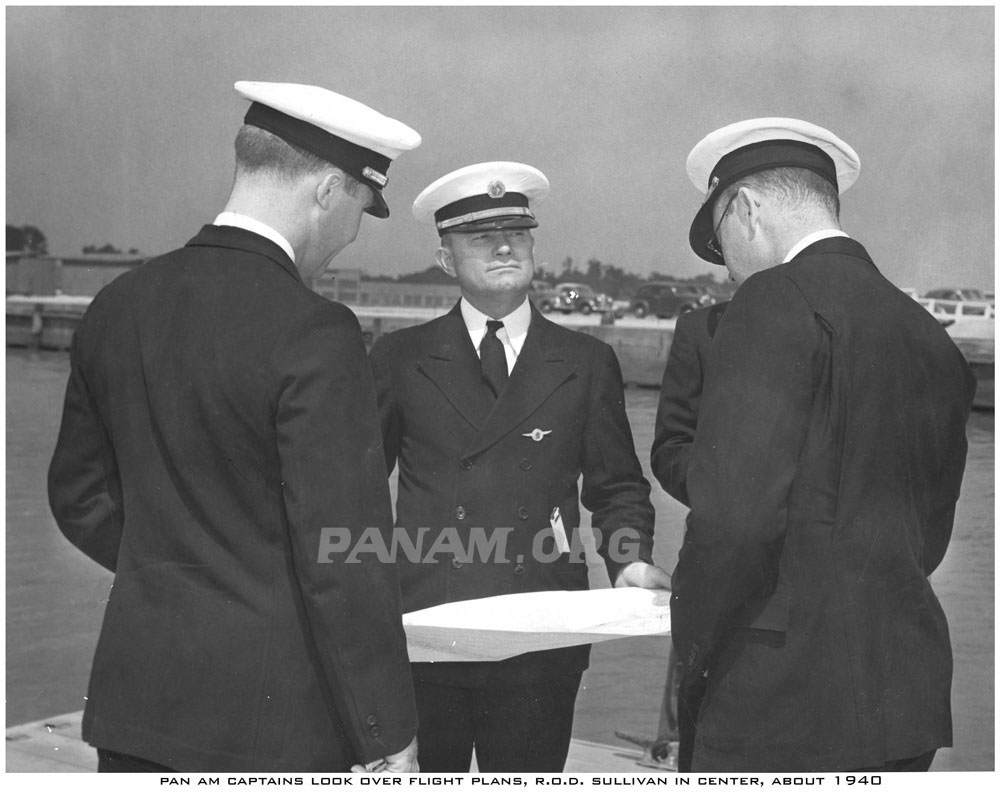 1940 Pan Am Dixie Clipper Pilot ROD Sullivan, center